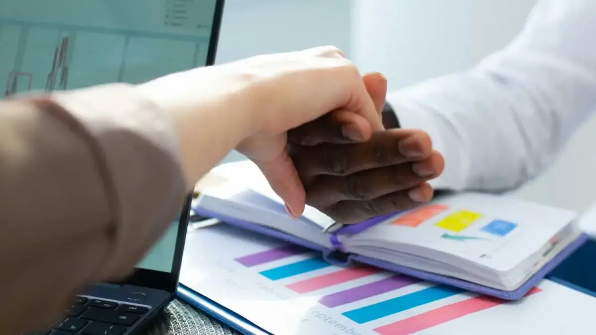 Read more about the article Creating Seamless Employee Onboarding Experiences