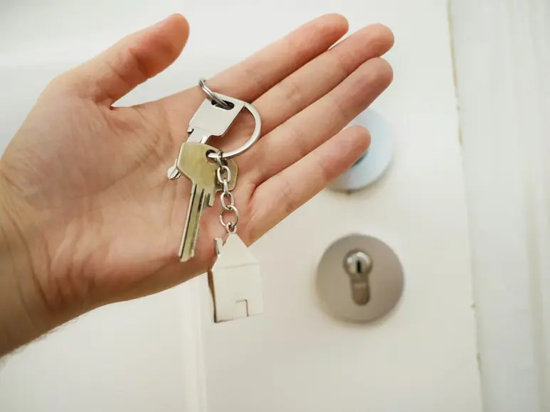 Avoiding Foreclosure: Practical Steps Every Struggling Homeowner Should Take