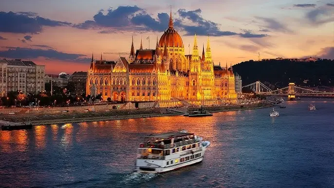 Budapest Danube Cruise: Day vs Night, Which to Pick & How to Get a Better Deal