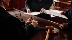 Read more about the article Business Disputes in Nevada: When to Hire a Business Litigation Attorney