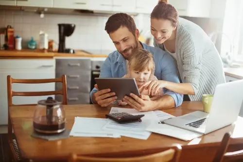 Financial Planning Tips for Moving Between Countries