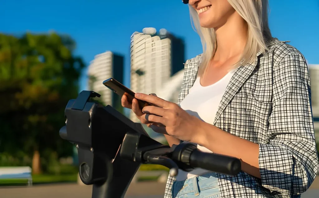 How Modern E-scooters Use Smart Features to Enhance Riding Experience  