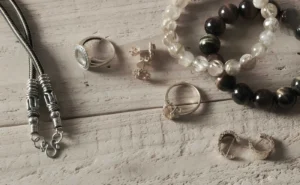 Read more about the article When Meaningful Jewelry Breaks: Why We Feel Emotionally Attached to Certain Pieces