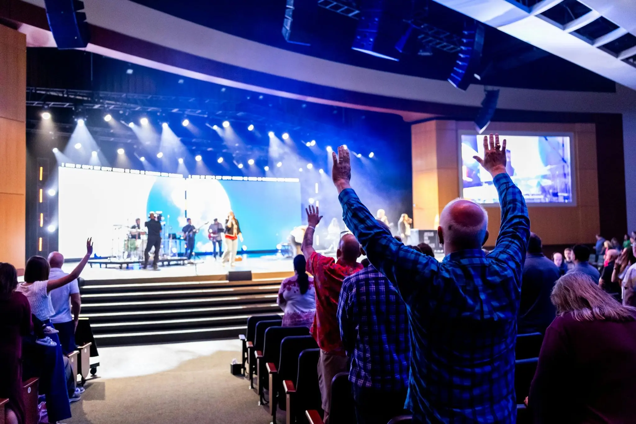 Read more about the article Why church LED walls are ideal for large sanctuaries and growing congregations