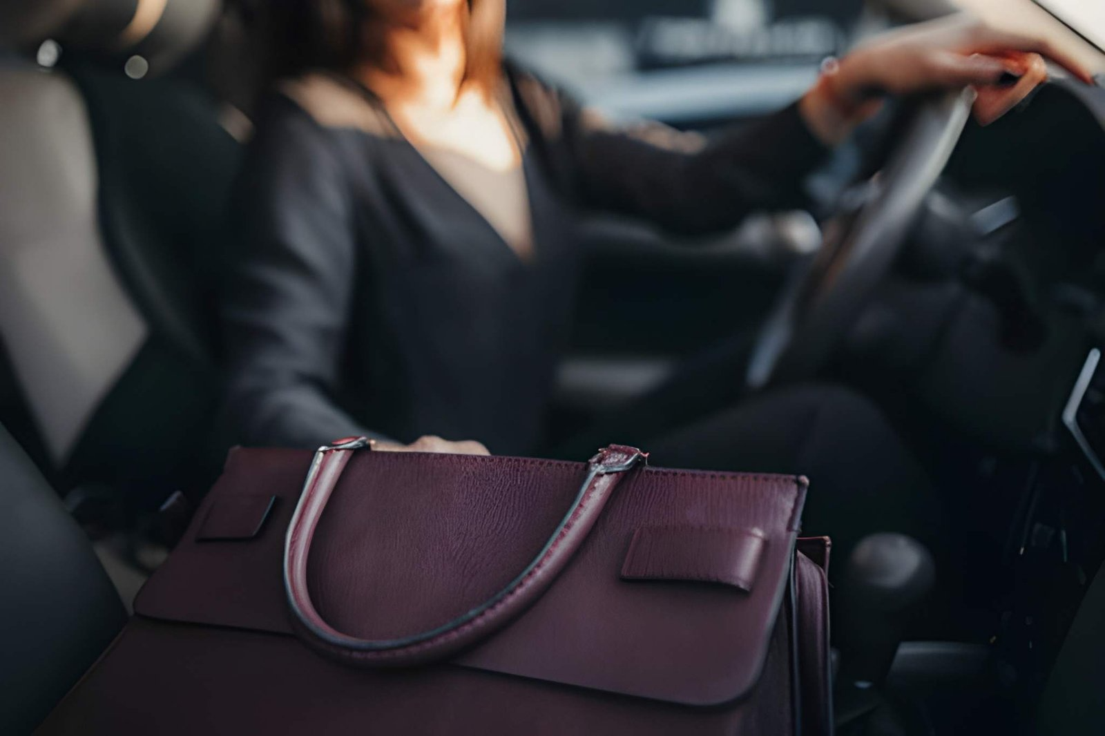 Read more about the article Smart Ways to Protect Your Designer Handbags During Your Daily Drive
