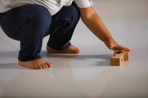 Read more about the article Selecting Toddler Toys for Motor and Sensory Skills