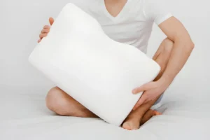 Read more about the article The Benefits and Features of a Contour Pillow