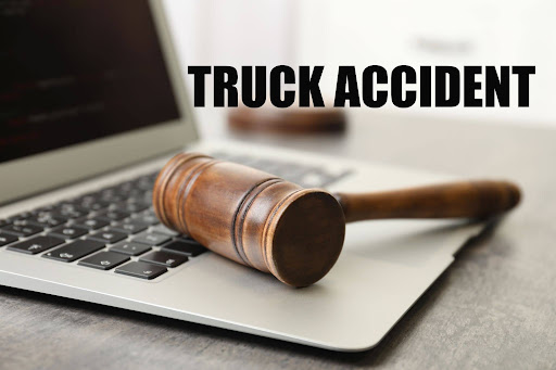 You are currently viewing The Most Common Challenges During a Truck Accident Claim in Daytona Beach, FL